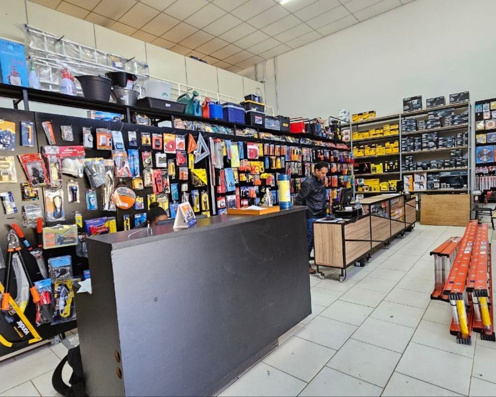 Interior da loja ADF Ferramentas